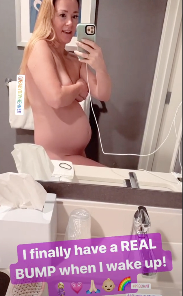 Married At First Sight S Pregnant Jamie Otis Poses Naked E News